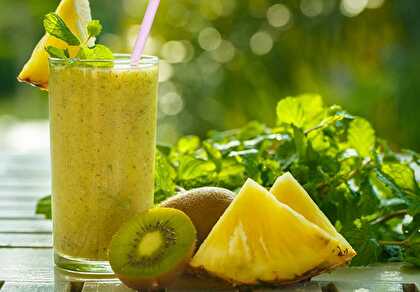 Apple, Kiwi, Pineapple, Lime and Mint Juice