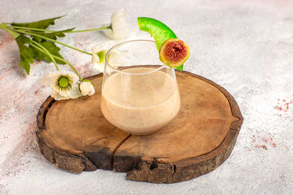 image Banana Fig and Cocoa Smoothie