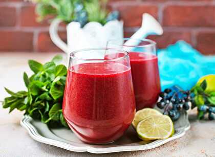 Beet smoothie, carrot lettuce
