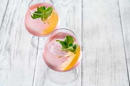 Black currant vodka lemonade