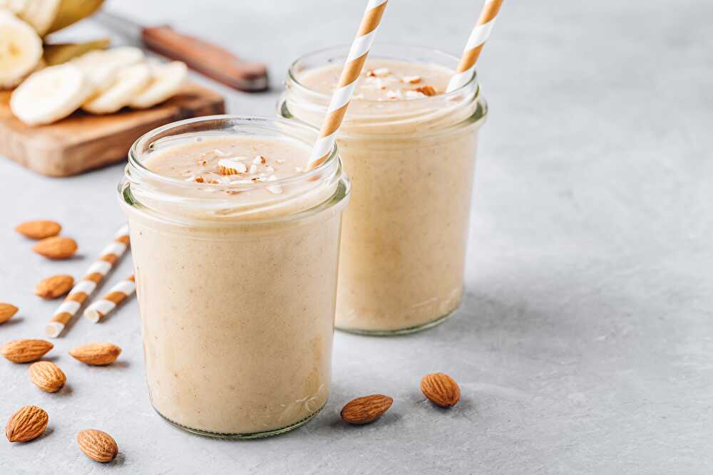 image Coconut, Date, Almond and Banana Smoothie