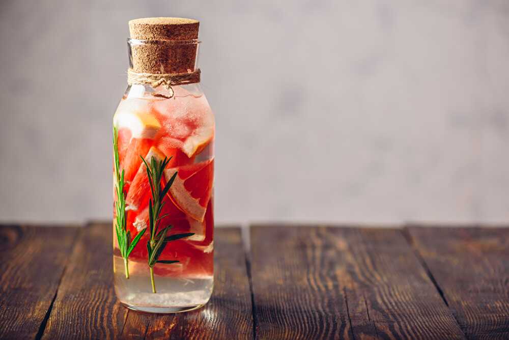 image Detox water grapefruit rosemary