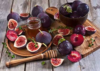 Plum Fig and Verbena Smoothie