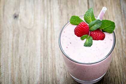 Raspberry and Banana Grapefruit Smoothie