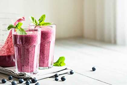 Raspberry and Blueberry Smoothie