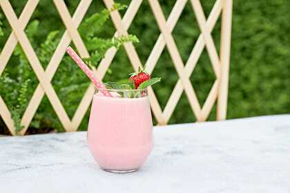 Strawberry and Almond Smoothie