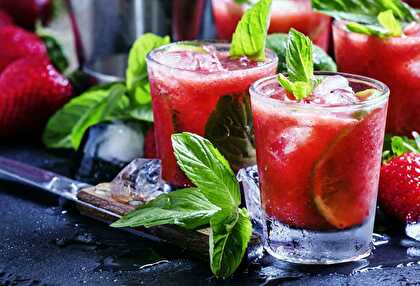 Strawberry caipirinha