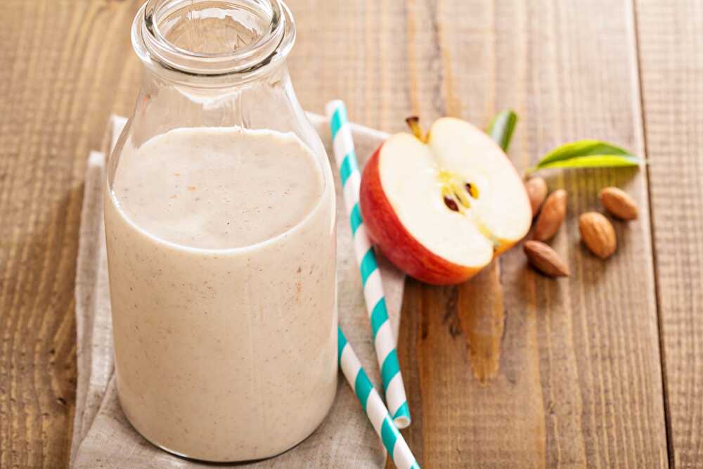 image Apple almond milk smoothie