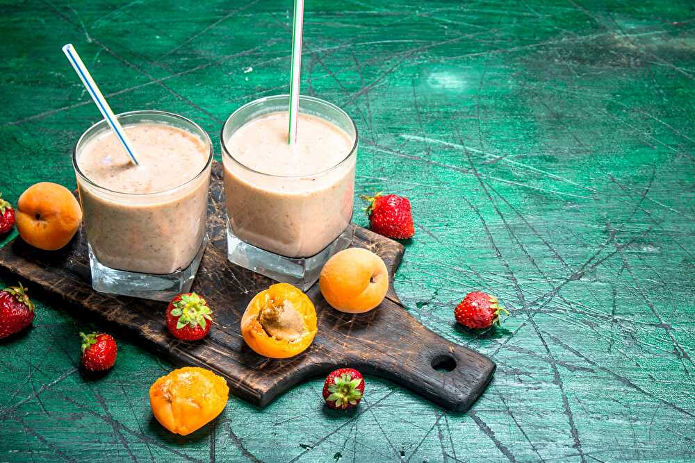 image Strawberry apricot smoothie