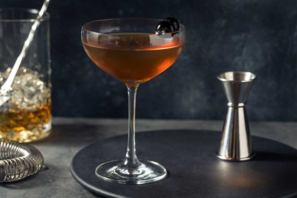 image Bourbon Manhattan Cocktail