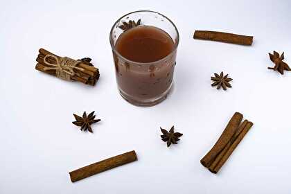 Spicy Mulled Wine with Orange and Anise