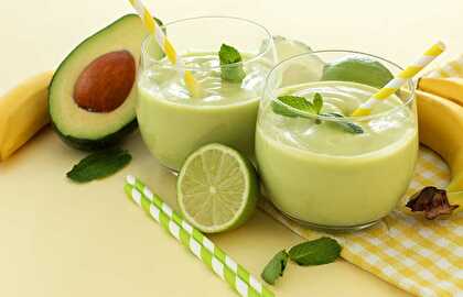 Energizing Avocado and Banana Green Smoothie