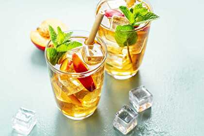 Refreshing Peach-Mint Iced Tea