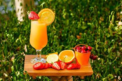 Summer Delight - Non-Alcoholic Strawberry and Orange Refreshmen