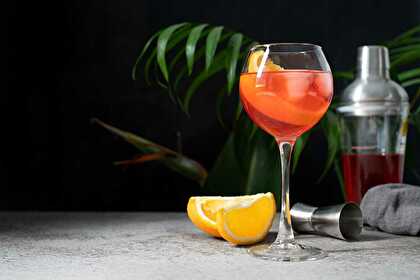 Paradise Berry Spritz Cocktail