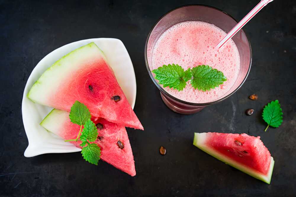 image Watermelon-Strawberry Smoothie: A Summer Delight