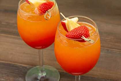 Chantaco: A Non-Alcoholic Citrus and Strawberry Cocktail
